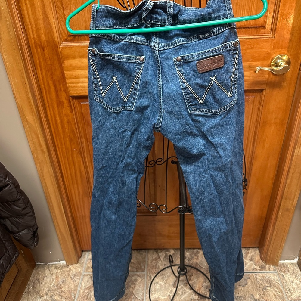 Wrangler Straight Leg Jeans in Classic Blue - Picture 3 of 9